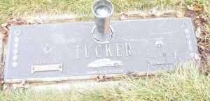 tuckergrave1
