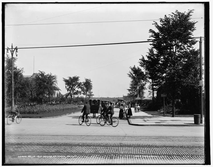 Cycling in Detroit at approach to Belle Isle Bridge, c. 1890-1901 photo by Detroit Publishing Company. 